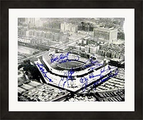 Склад на автографи 625126 Стадион Ню Йорк Янкис С автограф На матова рамка с размер 11 х 14 сантиметра. Снимка -